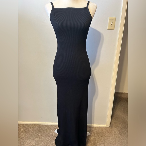 Athena black knit midi dress - Picture 7 of 7